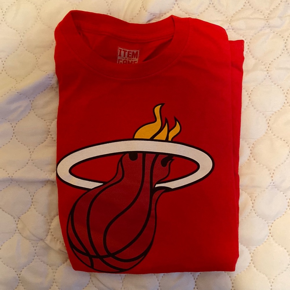 Men’s Miami Heat T-Shirt, Red, Size = M